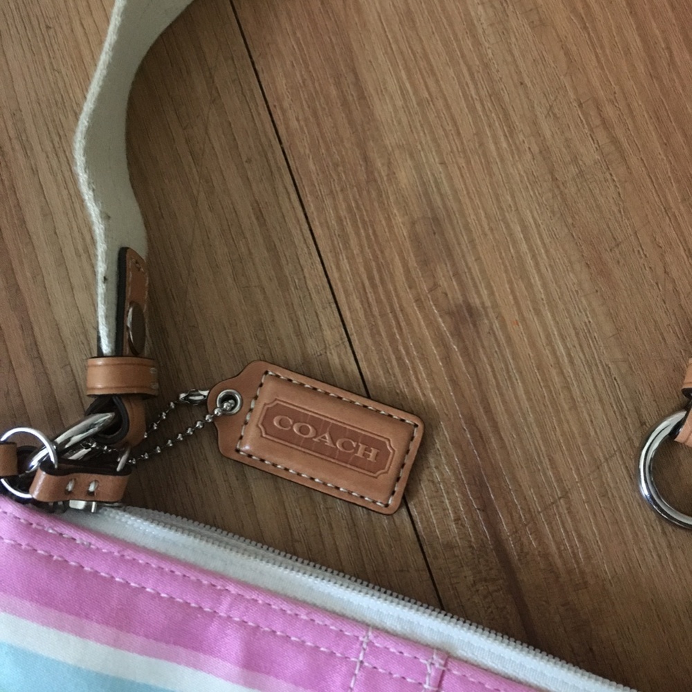 Spring Coach Purse - Picture 3 of 6